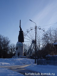 Городской парк и памятник Илье Муромцу