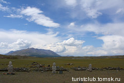 Каменные изваяния урочища Хара-Барэг тюркские воины