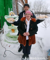 Таня и Володя с пирожками.