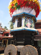 Главной достопримечательностью города Гокарна является храмовая колесница ратху, которую паломники возят по городу, во время фестивалей.