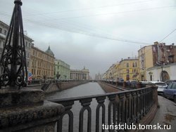 Вид от Банковского моста на Невский.